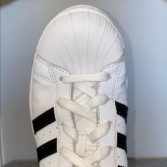 Adidas Superstar shoes - Picture 6 of 11
